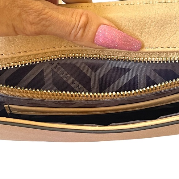 Trina Turk Tan Leather Chain Shoulder Bag/Clutch - Picture 8 of 13